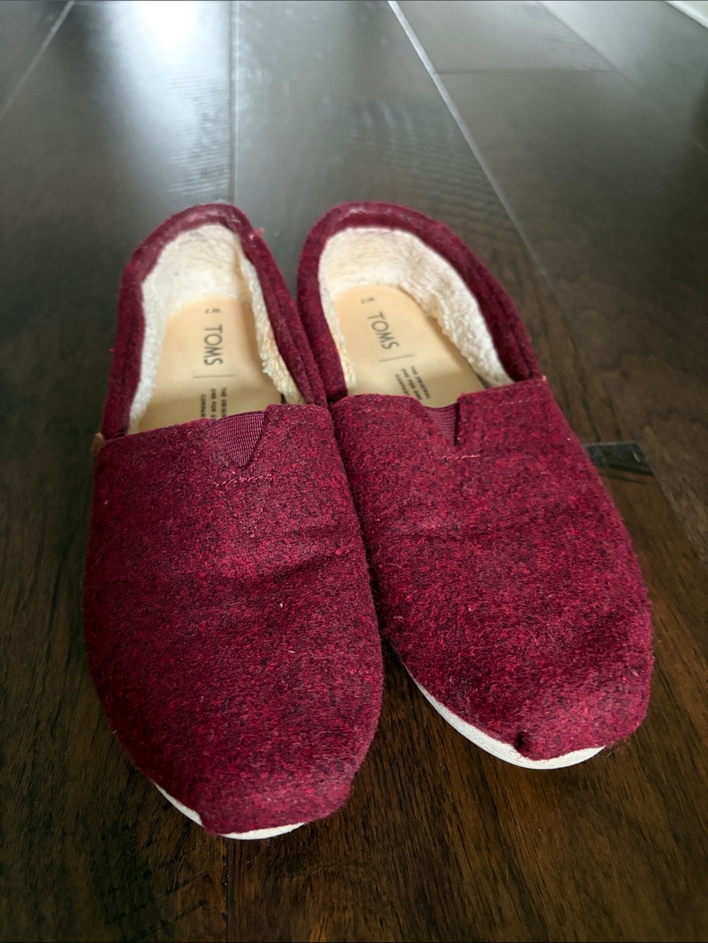 Toms Women's Burgundy Slip-On Flats with Cozy Lining